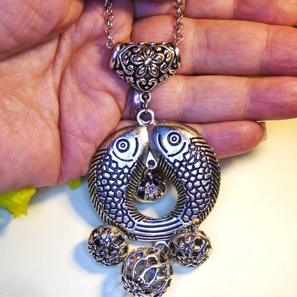 Lucky coy 4" pendant statement necklace, 30" long sweater necklace adjustable - Picture 5 of 6